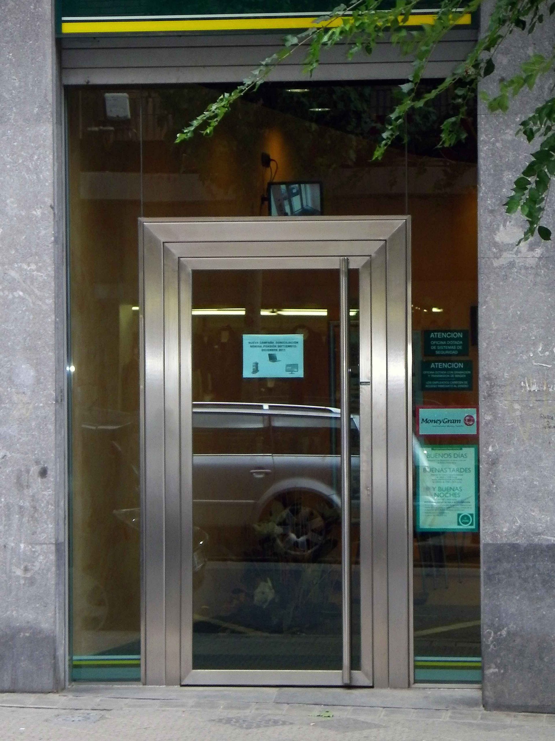 Puerta-perfil-Oricain-vidrio-acero-inoxidable